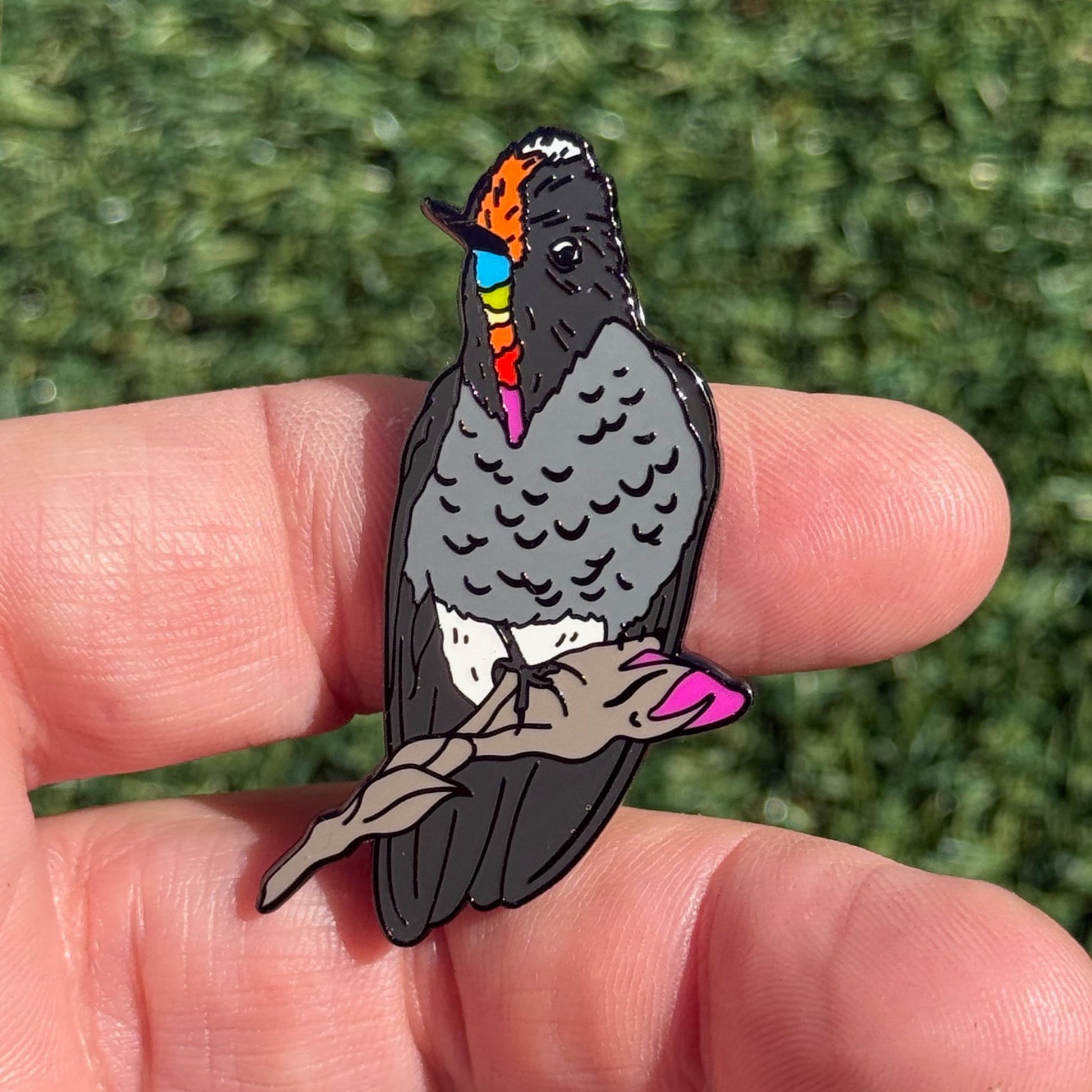 Rainbow-bearded Thornbill pin in hand